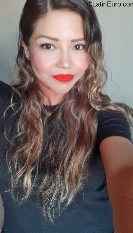 Date this attractive Mexico girl Deyanira from Tampico MX2497
