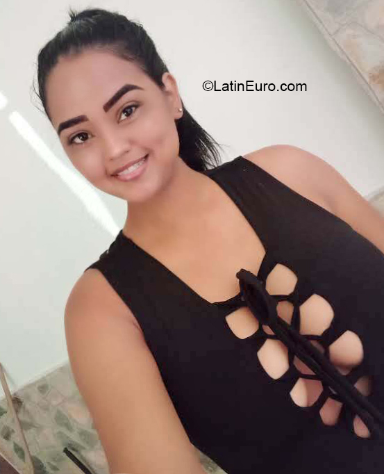 Date this georgeous Venezuela girl Ferna from Valencia VE4094