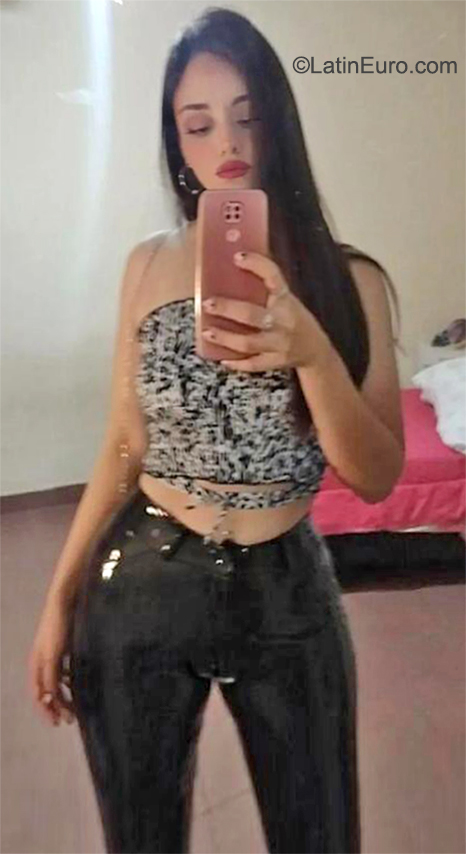 Date this stunning Argentina girl Yanina from La Rioja Capital AR810
