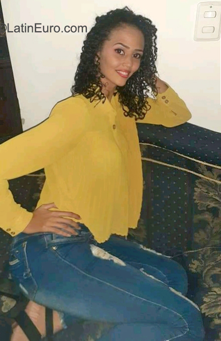 Date this good-looking Colombia girl Jael from Santa Marta CO31003