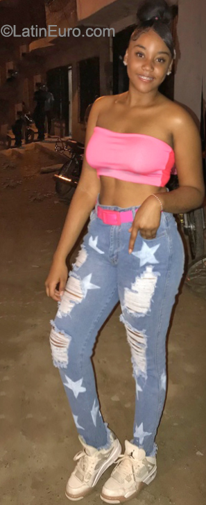 Date this athletic Colombia girl Nahomy from Cali CO31006