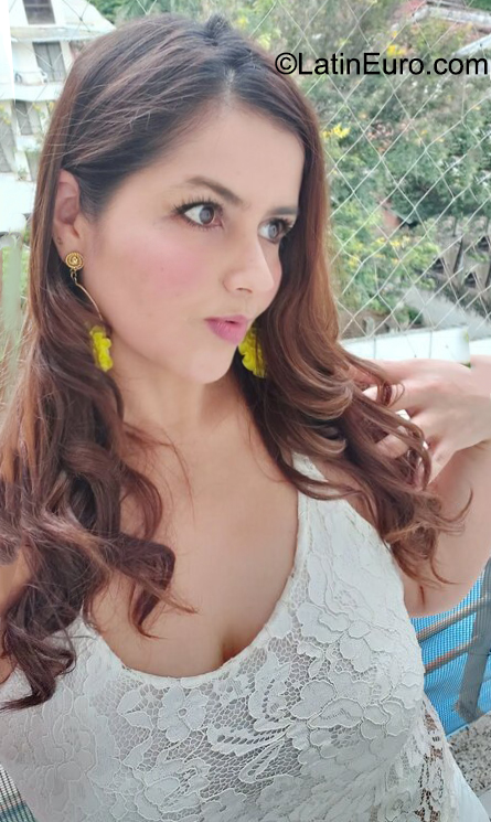 Date this happy Colombia girl Julieta from Bogota CO31007