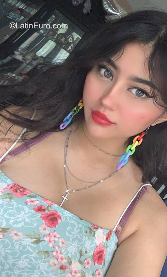 Date this passionate Mexico girl AaAbk from Sinaloa MX2516