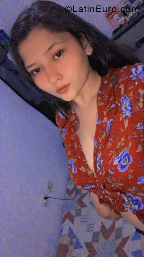 Date this hard body Honduras girl Estefany from Santa Barbara HN2936