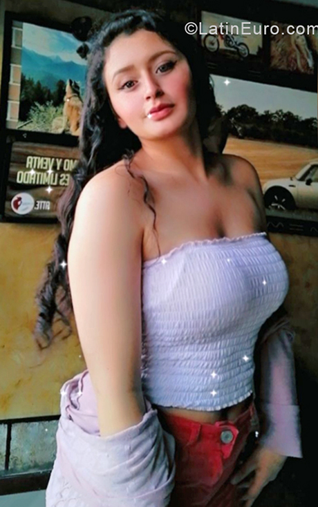 Date this voluptuous Peru girl Kathia from Lima PE1939