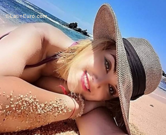 Date this nice looking Mexico girl Nan from monterey MX2508