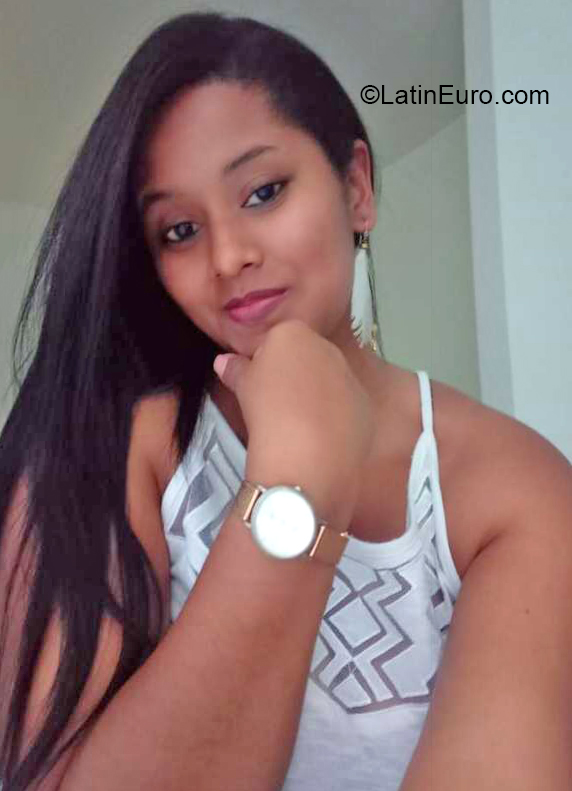 Date this hot Colombia girl Samantha from Cali CO31033