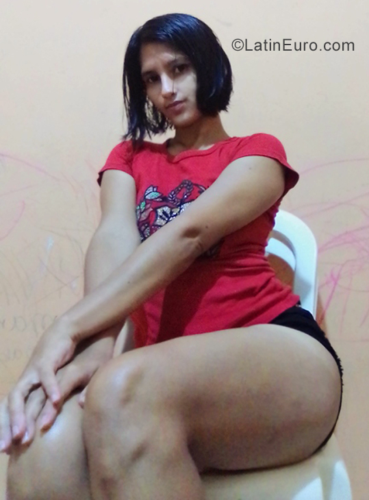 Date this foxy Peru girl Glennis Liset from Pucallpa PE1943