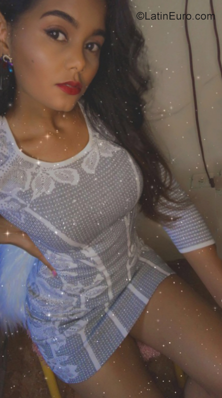 Date this gorgeous Dominican Republic girl Ana from Santo Domingo DO40370