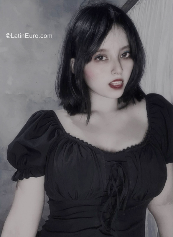 Date this cute Peru girl Lua from Lima PE1944