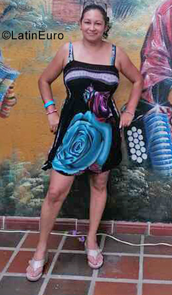 Date this good-looking Colombia girl NEYLA from Madrid CO31087