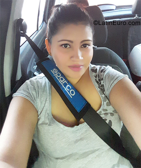 Date this happy Costa Rica girl Star from San Jose CR493