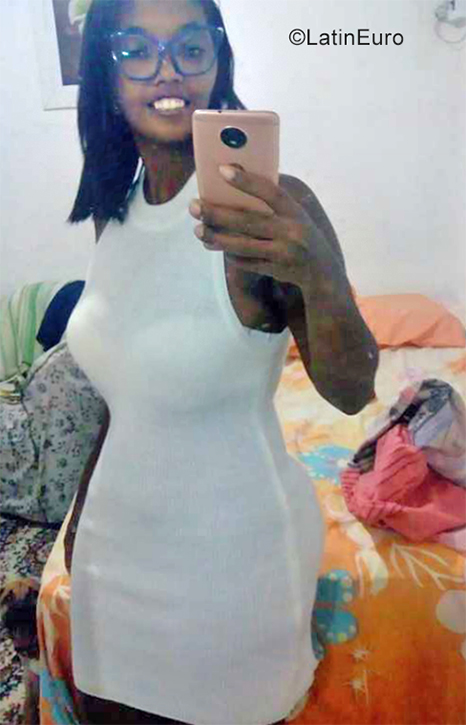 Date this lovely Brazil girl Lela from Recife BR11587