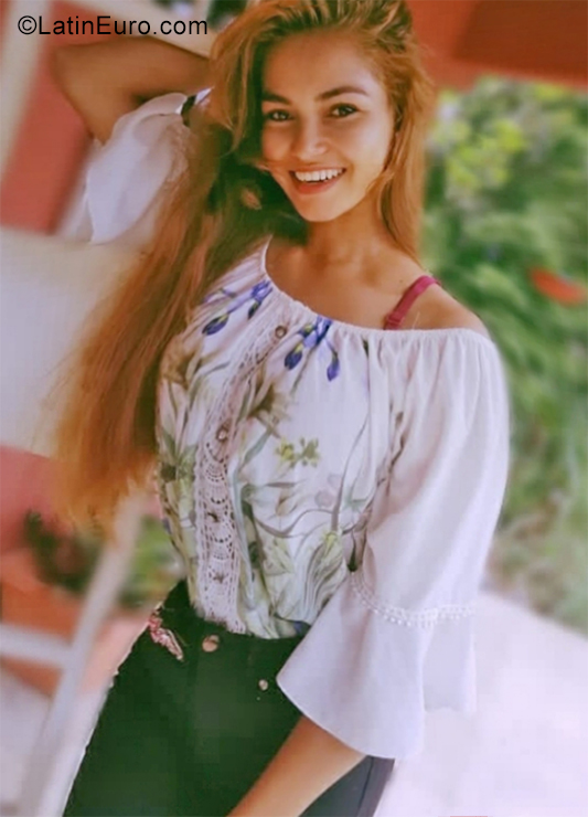 Date this fun Panama girl Dorkilis from Panama PA1321