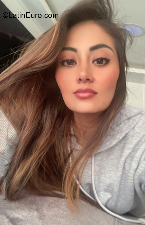 Date this happy Ecuador girl Sofia from Ambato EC877