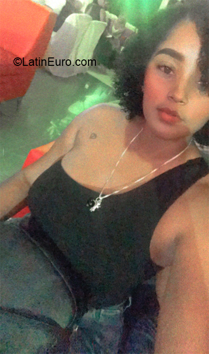 Date this voluptuous Dominican Republic girl Angelica from Puerto Plata DO40424