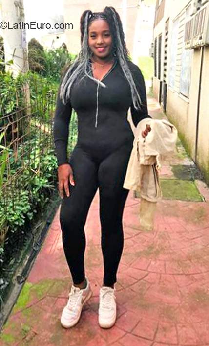 Date this good-looking Ecuador girl Diana from Esmeraldas EC878