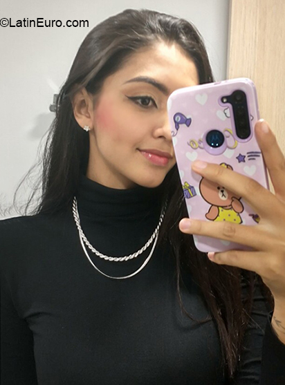 Date this exotic Colombia girl Vanessa from Medellín CO31144