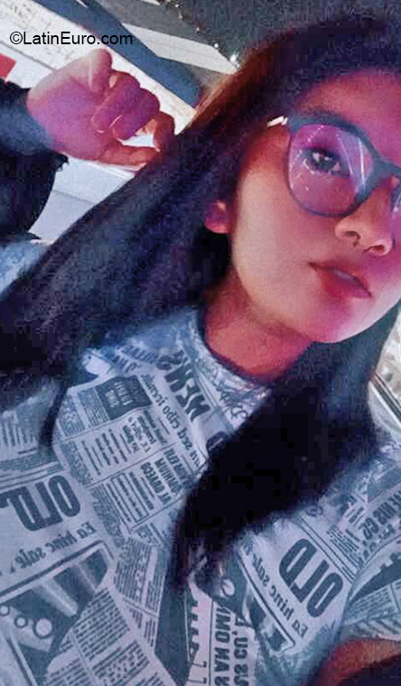 Date this fun Mexico girl Hannah from Mexico City MX2537