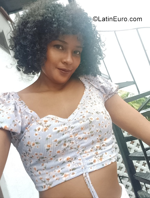 Date this hard body Colombia girl 041111 from Barranquilla CO31476