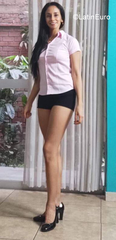 Date this voluptuous Peru girl Betsy from Lima PE1967