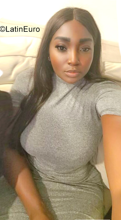 Date this tall United States girl Mirta from New York US21543