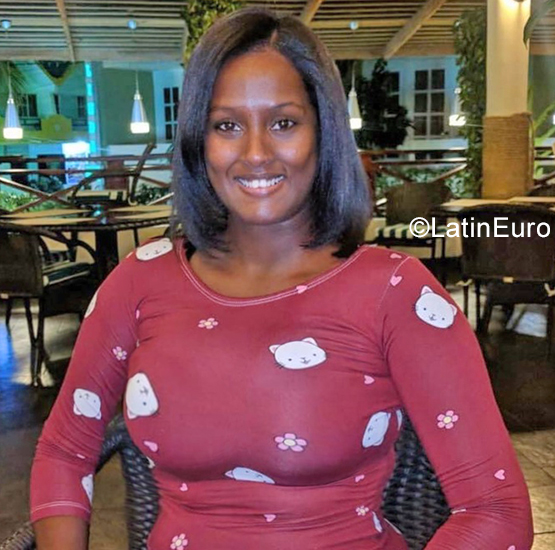 Date this hard body Dominican Republic girl Yaniles from Santo Domingo DO40467