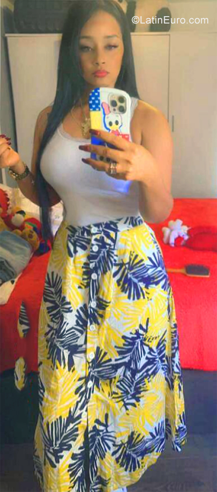 Date this cute France girl Claidys from Paris FR337