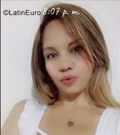 Date this attractive Venezuela girl Carolina from Caracas VE4125