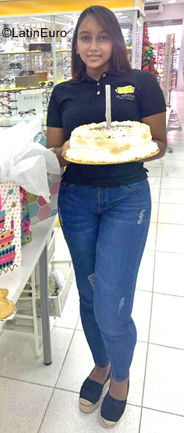 Date this hot Dominican Republic girl Jazmin Reyes from Santo Domingo DO40475