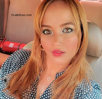 Date this exotic Dominican Republic girl Eliannis from Santo Domingo DO40495