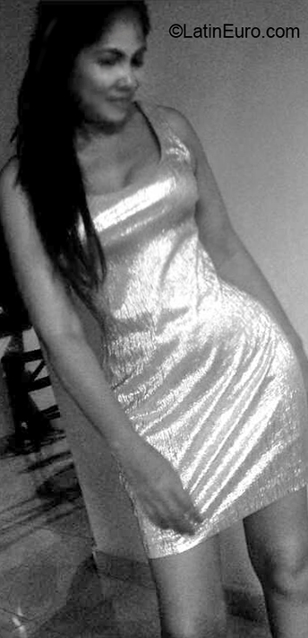 Date this stunning Dominican Republic girl Amalia from Santo Domingo DO40547