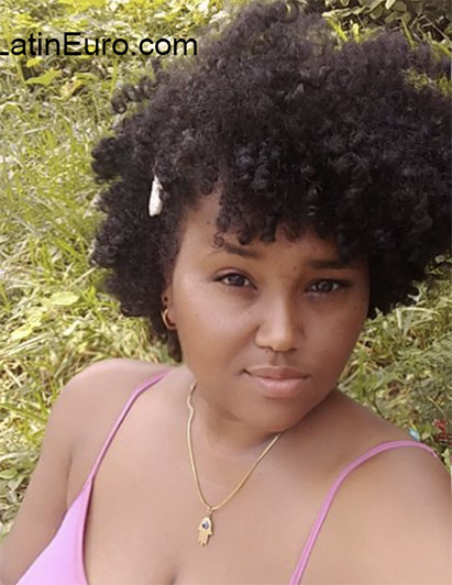 Date this lovely Dominican Republic girl Amanda from Santiago De Los Caballeros DO40548