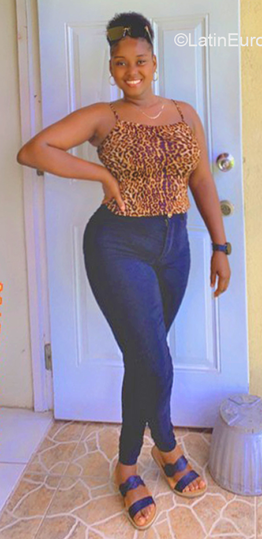 Date this delightful Jamaica girl Danna from Kingston JM2735