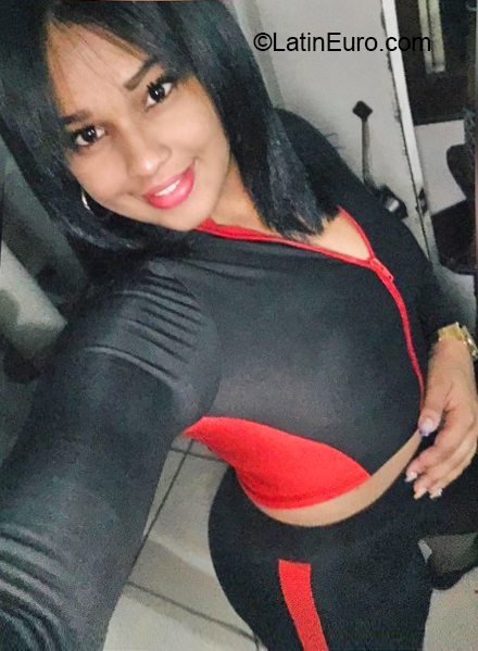 Date this fun Dominican Republic girl Genesis from Santiago DO40555
