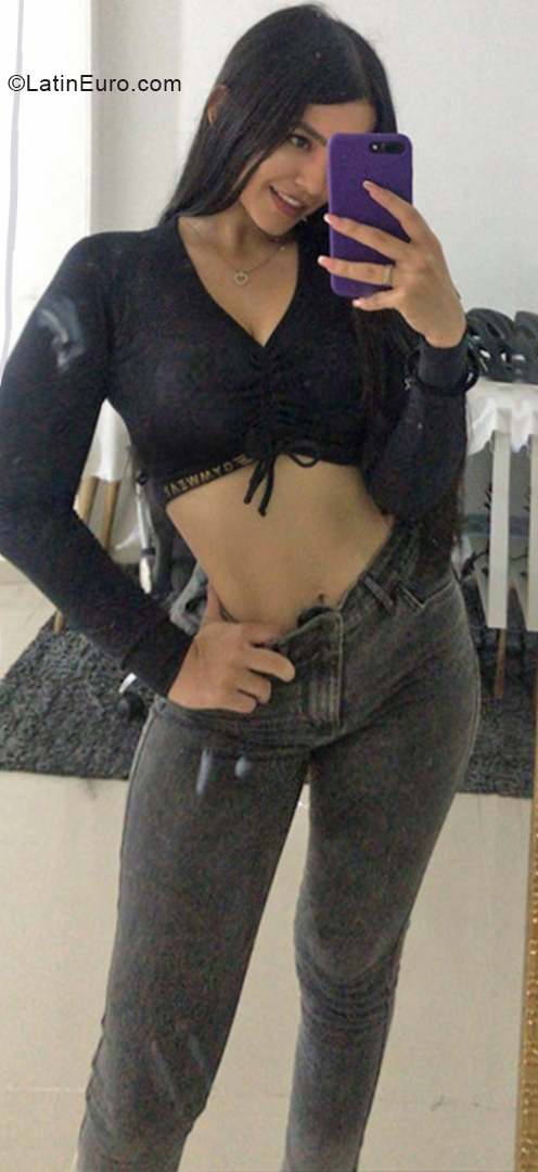 Date this athletic Colombia girl Julieth from Medellin CO31337