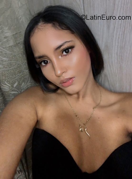 Date this funny Colombia girl Gabriela from Cali CO31364