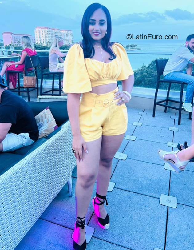 Date this sensual Dominican Republic girl Charimal from Santiago DO40594