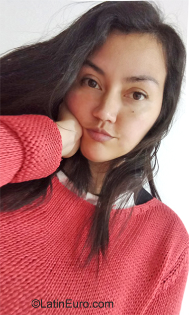 Date this foxy Peru girl Luna from Lima PE1988