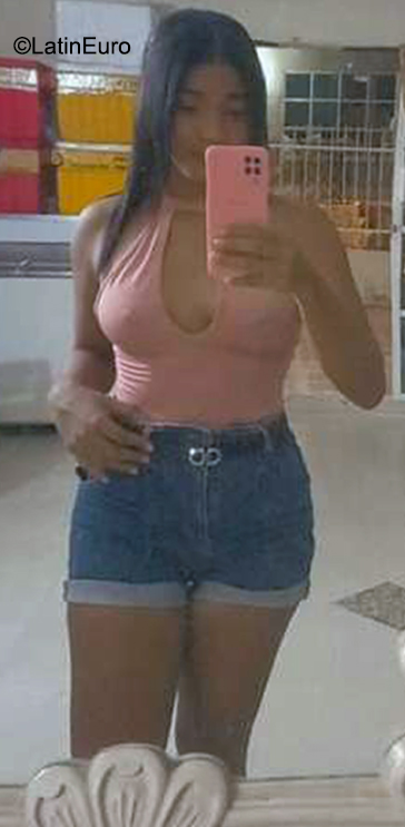 Date this cute Colombia girl Aura from Cartagena De Indias CO31577