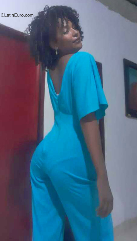 Date this tall Colombia girl Leed from Barranquilla CO31580