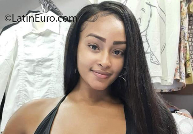 Date this pretty Colombia girl Breidy from Medellín CO31622