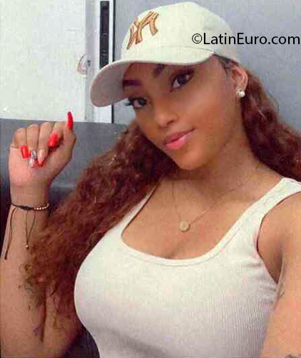 Date this foxy Colombia girl Carol from Cali CO31624