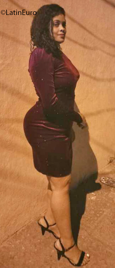 Date this sultry Brazil girl Deborah from Recife BR11813