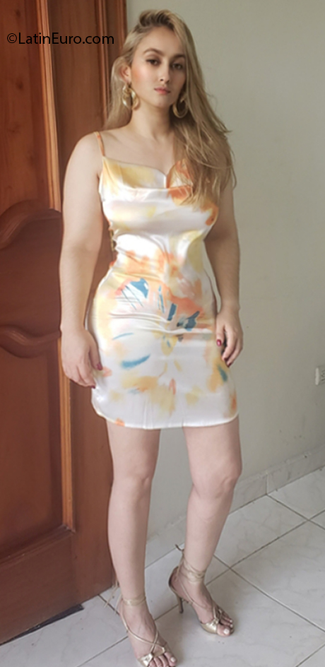 Date this cute Dominican Republic girl Alondra from Santiago DO40754