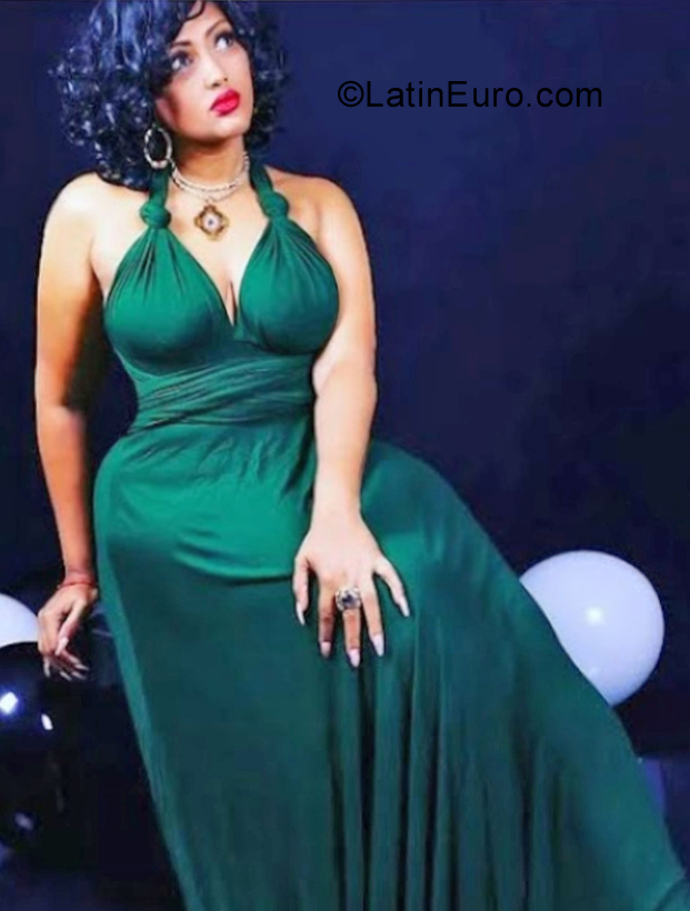 Date this fun Dominican Republic girl Alexa from Santo Domingo DO40762