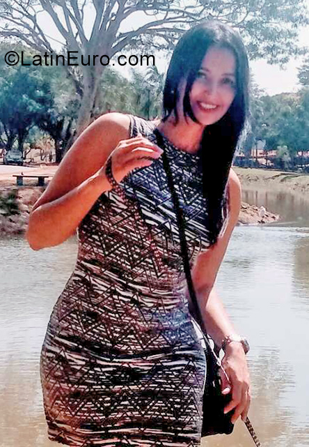 Date this stunning Brazil girl Ail from Sao Paulo BR11850