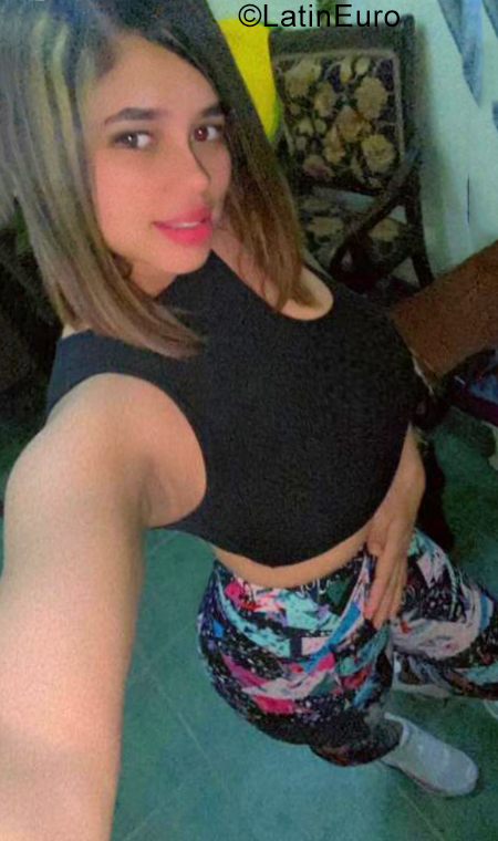 Date this sensual Dominican Republic girl Alez from Santo Domingo DO40795