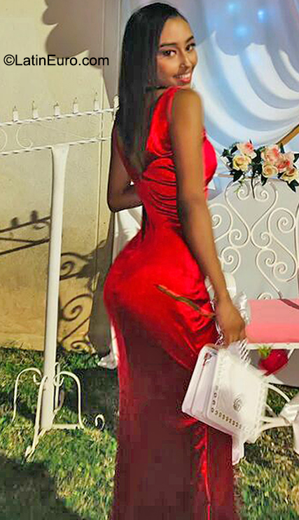 Date this sultry Colombia girl Kendal from Cali CO31713