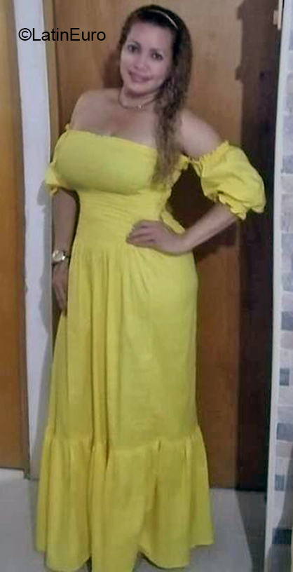 Date this sultry Colombia girl Beatriz from Barranquilla CO31738